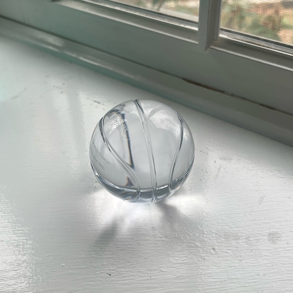 Tiffany & Co Crystal Basketball Paperweight Barclays Center Brooklyn Nets Knicks - Picture 4 of 9